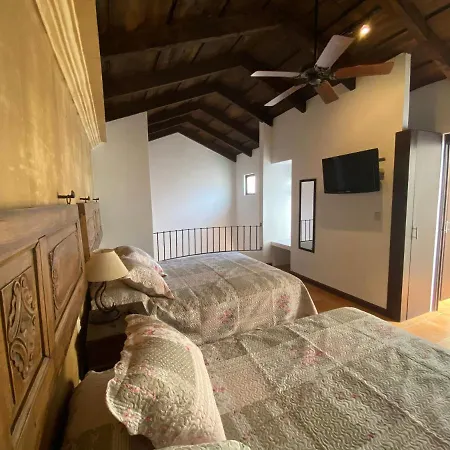Suite Don Pedro: Hermoso Loft Con Parqueo Gratis! Antigua Exterior photo